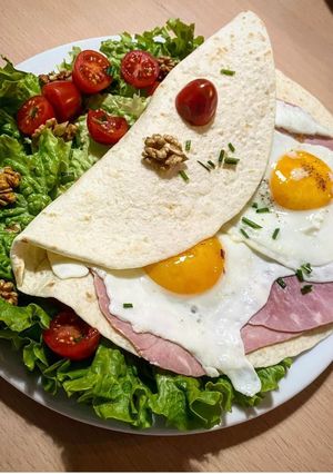Une photo de Wrap œuf jambon et noix