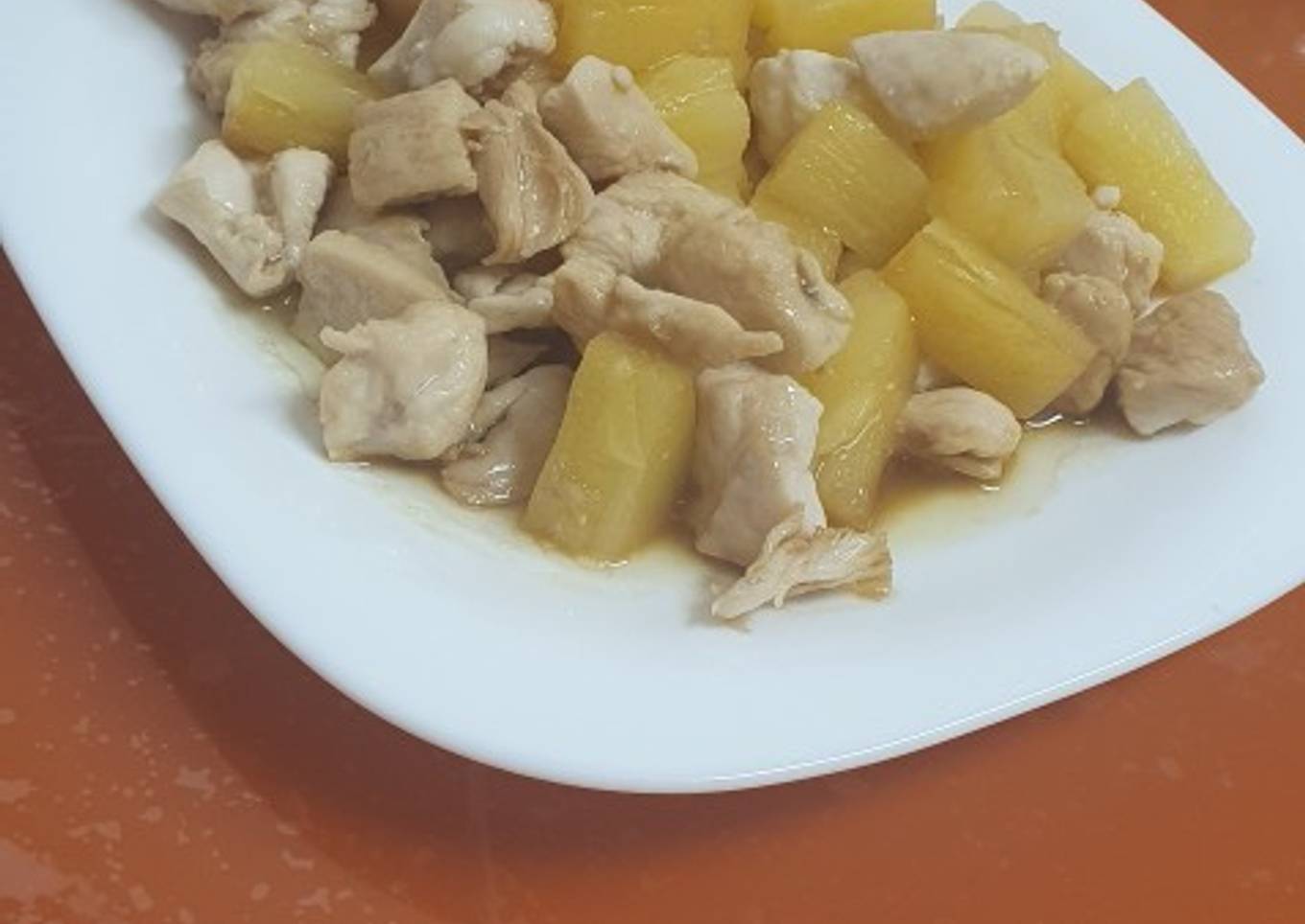 Pechuga con piña y soja