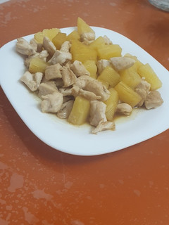 Una foto de Pechuga con piña y soja