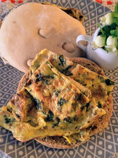 Una foto de Sencilla tortilla de pollo y huevo!!!