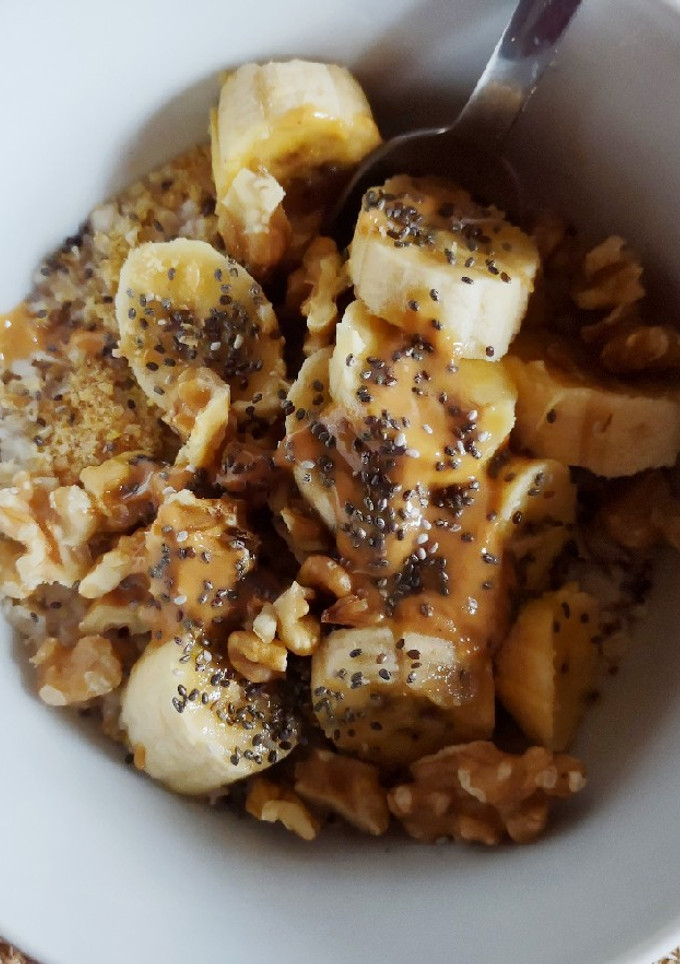 Una foto de Desayuno/merienda exprés con avena, plátano y chocolate