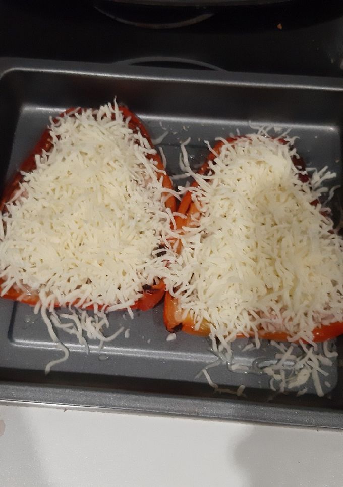 Una foto de Pimientos rojos rellenos asados