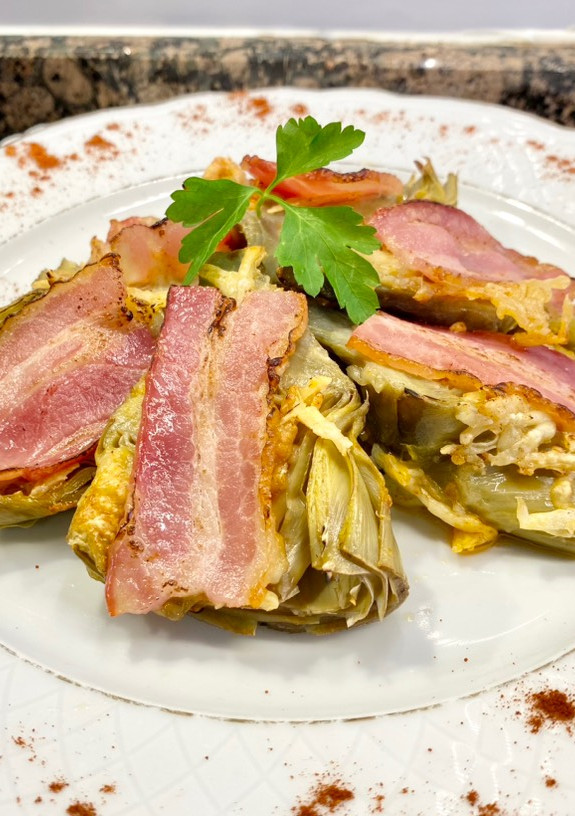 Una foto de Alcachofas frescas gratinadas con bacon y queso