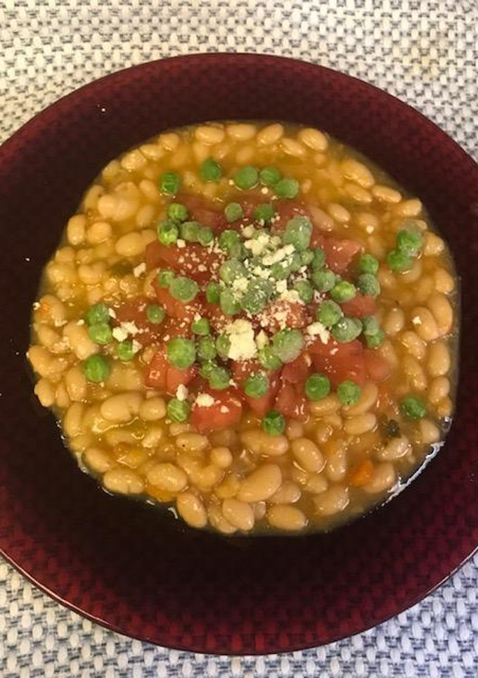 Una foto de Ensalada de alubias con chícharos