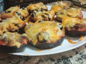 Una foto de pizzetas relleno