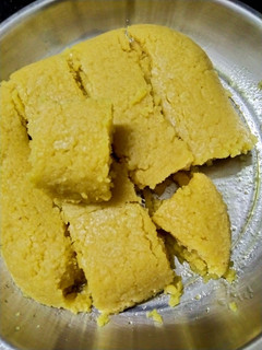 மைசூர் பாகு(mysore pak recipe in tamil) செய்முறை முக்கிய புகைப்படம்