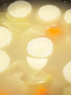 A picture of Taiwanese-Style Homemade Chicken Soup Stock.