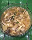 Setas con soya y vino blanco