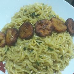 A picture of Noddles with fried dodo.