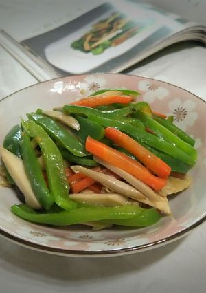 快炒三絲麵腸 🍀素食 的食譜成品照片