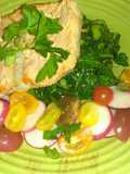 Salmón saltiado con hierbas frescas