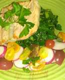 Salmón saltiado con hierbas frescas