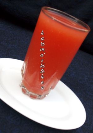 A picture of Watermelon pineapple juice.