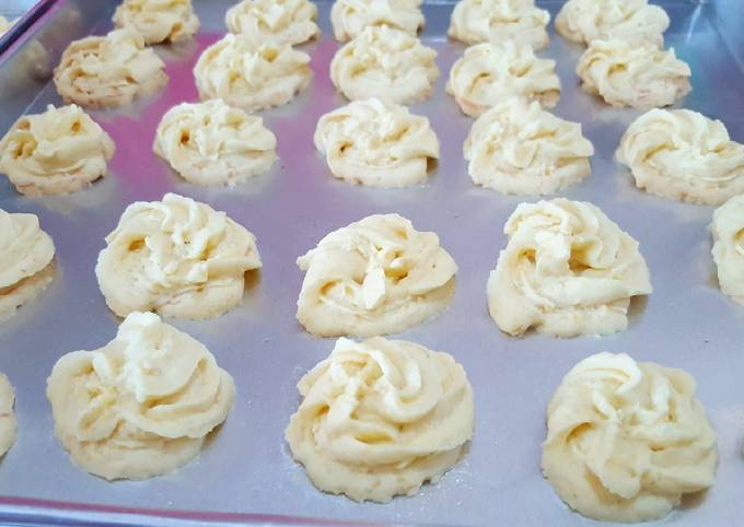 Resep: Kue sagu keju Bunda Pasti Bisa