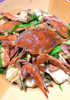รูปของ ปูผัดไข่รสเริศ 🦀🐣