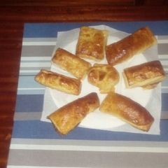 A picture of Sausage rolls.