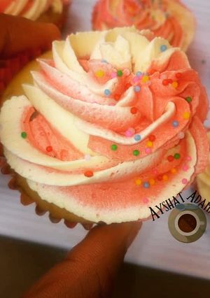 A picture of Butter icing.