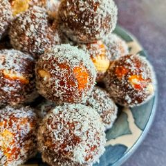 Dates and Coconut Ladoo A picture of Dates and Coconut Ladoo.