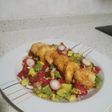 Ensalada con gambas rebozadas