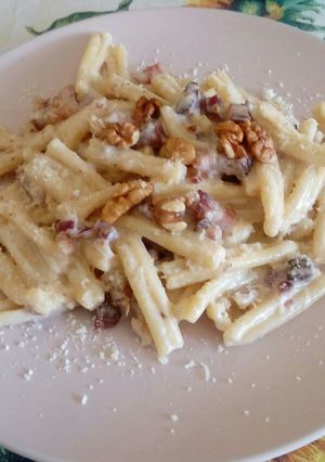 Foto di Pasta mascarpone pancetta noci
