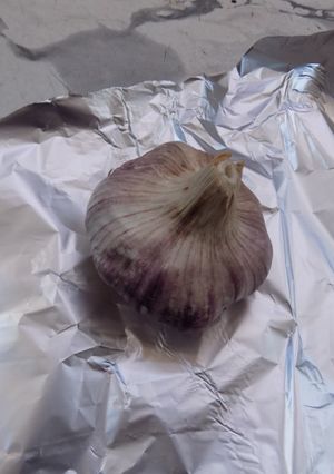 Una foto de Pesto de ajo asado