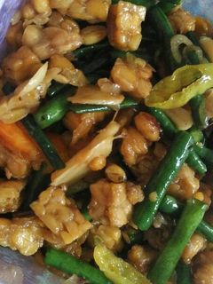 Foto resep Oseng(tumis) kacang panjang +tempe