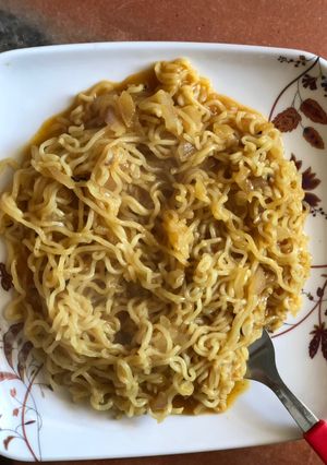 A picture of Onion maggi.