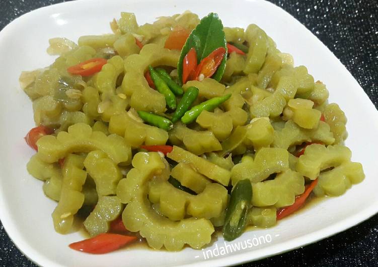 Easiest Way to Cook Delicious Tumis Pare + tips tidak pahit