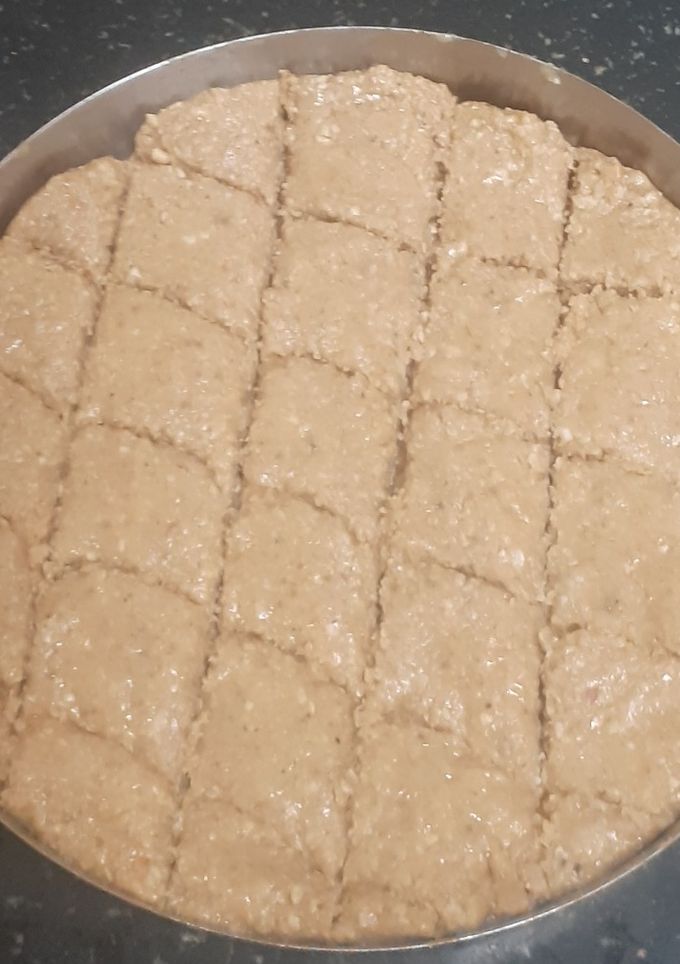 શીંગ અને તલ ની ગજક (Shing Til Gajak Recipe In Gujarati) રેસીપી મુખ્ય ફોટો