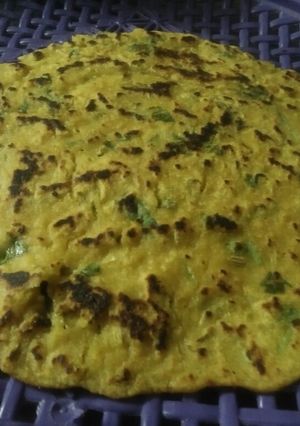A picture of Leftover Khichdi Chilla.