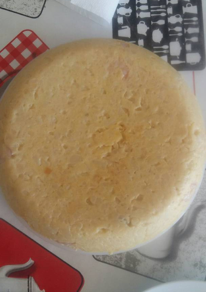 Una foto de Tortilla con gambas y calabacín