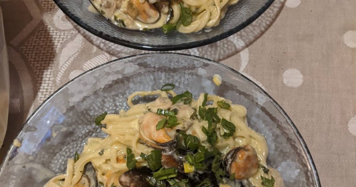 Spaghetti A La Crema Y Frutos De Mar Receta De Celia Cookpad