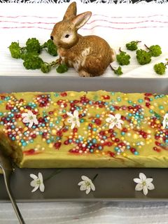 Una foto de Budín en frío de melocotón y almendras