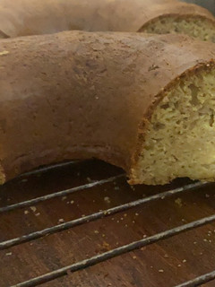 Una foto de Budín húmedo de banana y harina integral
