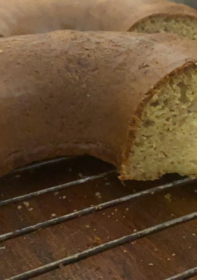 Una foto de Budín húmedo de banana y harina integral