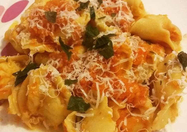 Tortelli di ricotta al pomodoro