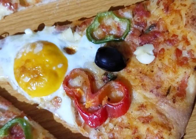 Pizza 🍕 aux 2 poivrons et œufs🥚