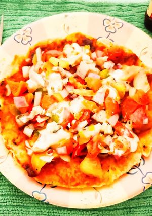 रोटी पिज़्ज़ा (roti pizza recipe in Hindi) रेसिपी मुख्य फोटो
