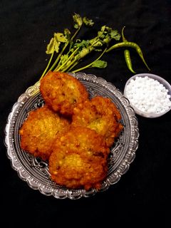 साबूदाना वड़ा(sabudana wada recipe in hindi) रेसिपी मुख्य फोटो