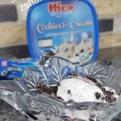 A picture of Oreo ice cream sundae.