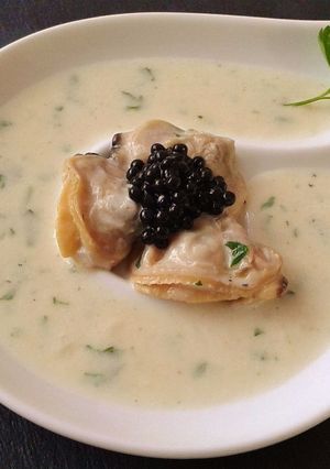 Foto principal de Velouté de almejas con caviar vegetal