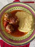 Boulettes aux 3 viandes sauce façon bolognaise et polenta