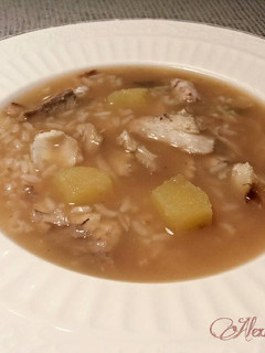 Una foto de Sopa ligera de merluza y arroz