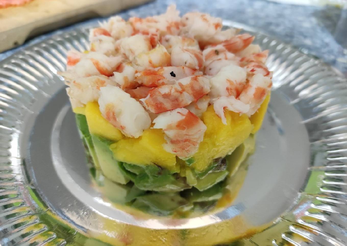 Tartar de langostino, aguacate y mango
