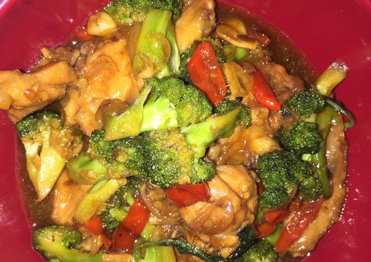 Resep Ayam brokoli saus tiram Lezat