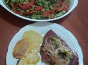 Una foto de asado de tira vacuno