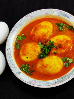 ढाबा स्टाइल अंडा करी (dhaba style anda curry recipe in Hindi) रेसिपी मुख्य फोटो