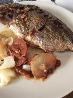 Una foto de Sargo al horno