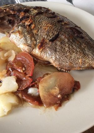 Una foto de Sargo al horno