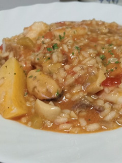 Una foto de Caldero 🥘de Arroz 🌾a la Marinera 🦐🐚🌊🦑
